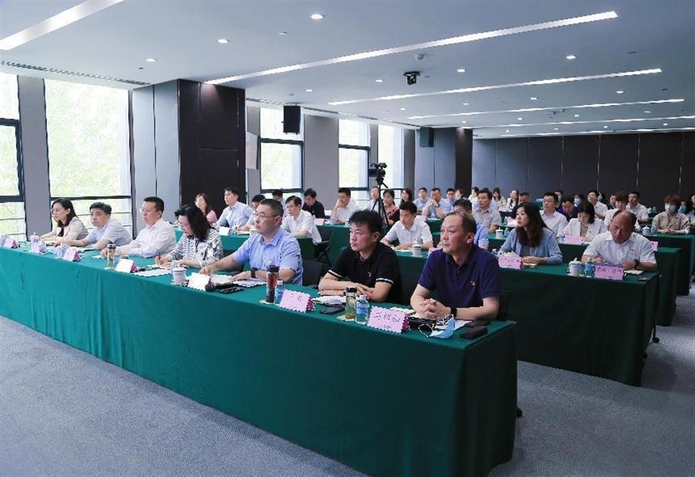 濟南產發(fā)集團組織開展黨委理論學習中心組集中學習暨專題黨課