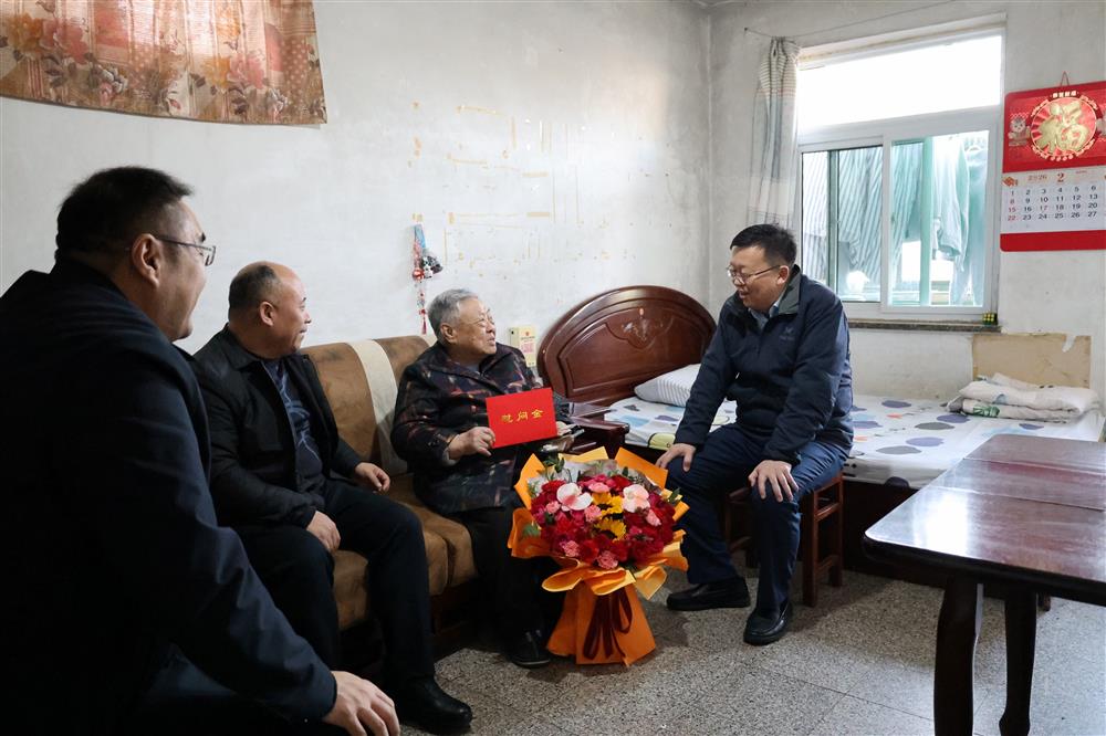 殷殷關(guān)懷 情暖新春！ 濟(jì)南產(chǎn)發(fā)集團(tuán)走訪慰問離退休老干部